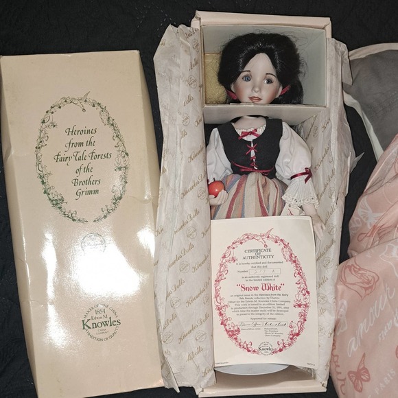 Vintage Porcelain SNOW WHITE-217A Artist Diana Effner porcelain Doll Knowles - Picture 9 of 12